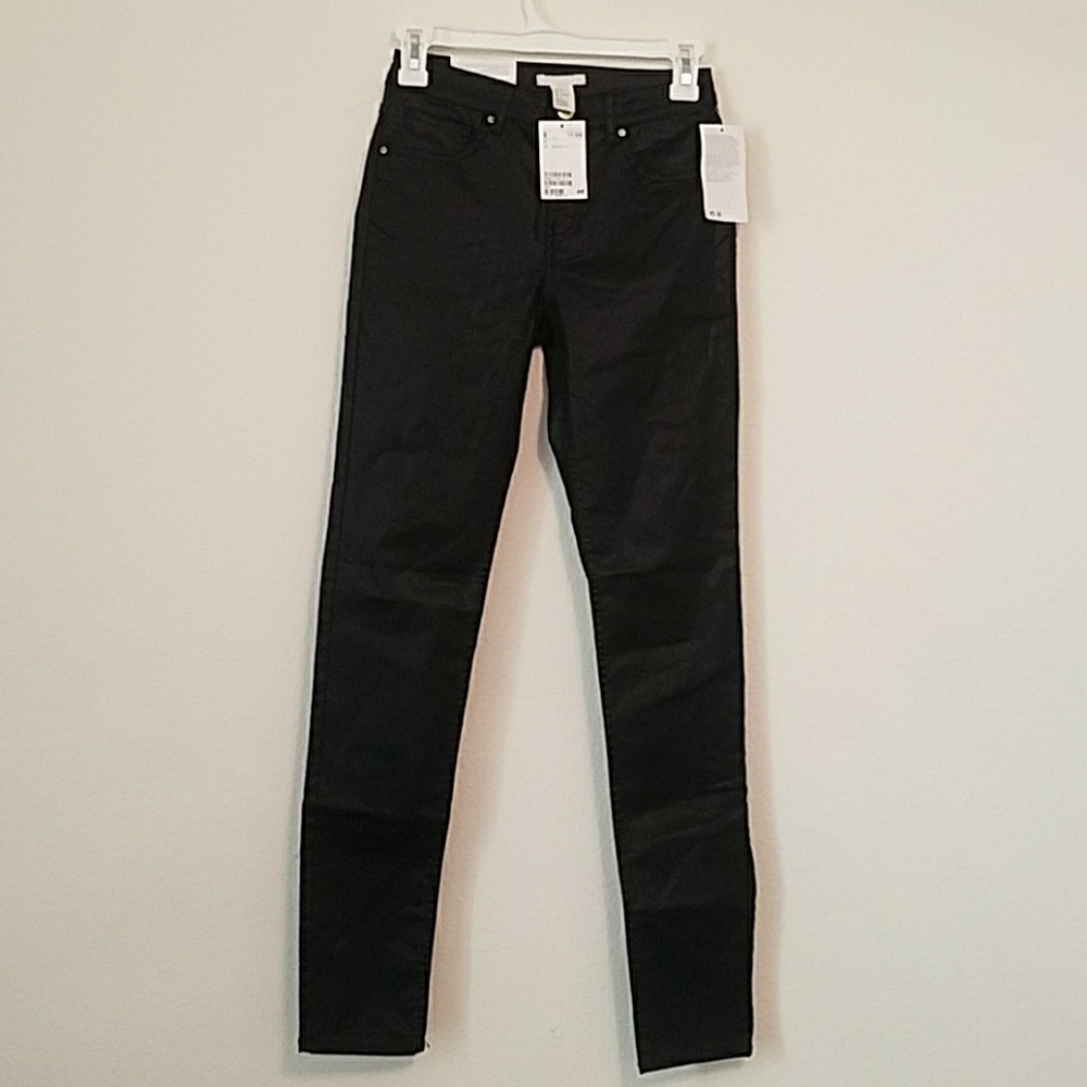 Shiny wet looking black skinny pants from h&m